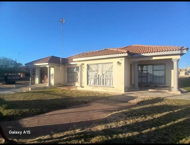 3 BEDROOM HOUSE FOR SALE IN MOKOPANE RURAL